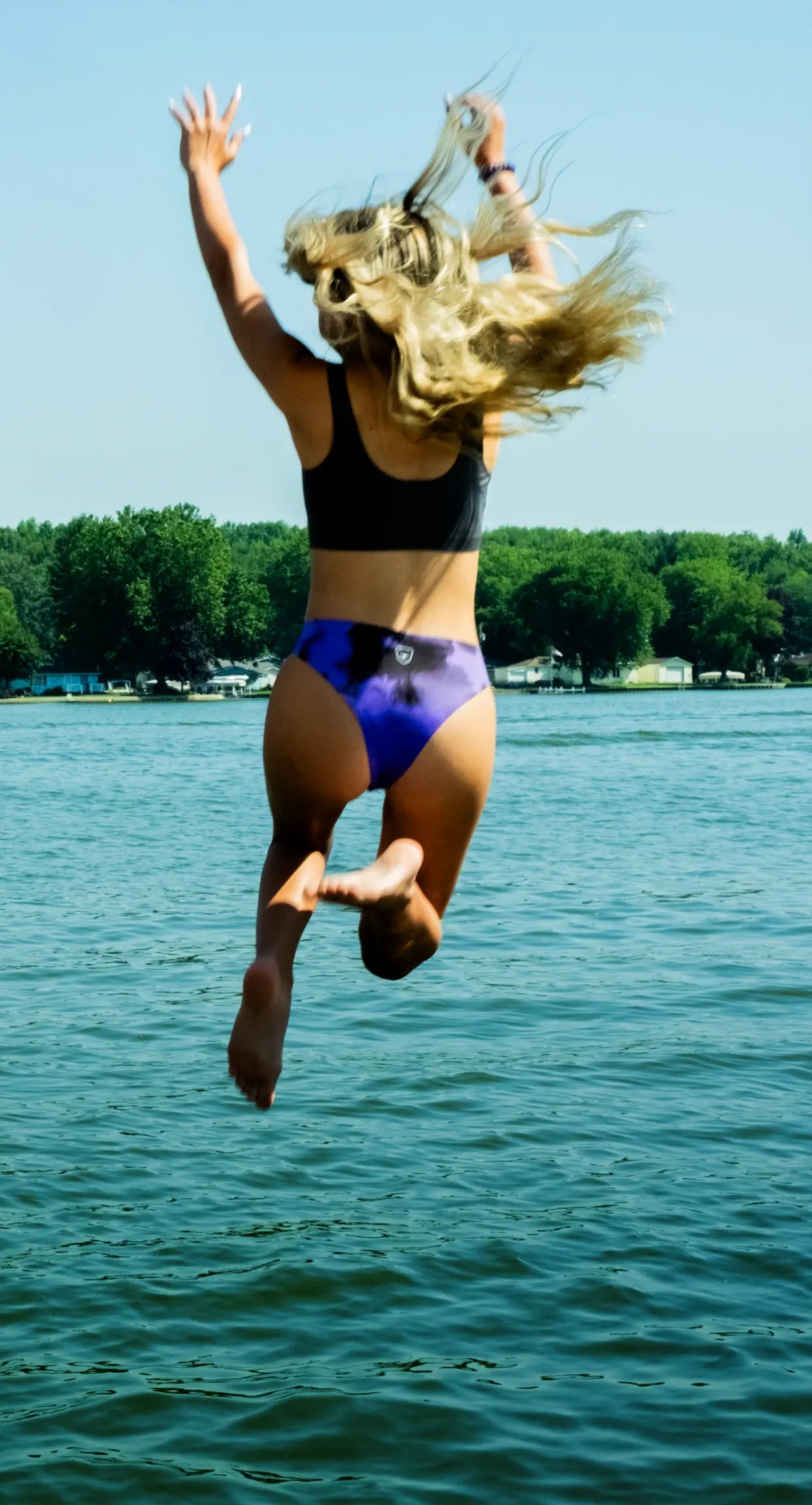 BA-lakeshoot-jump-1.webp